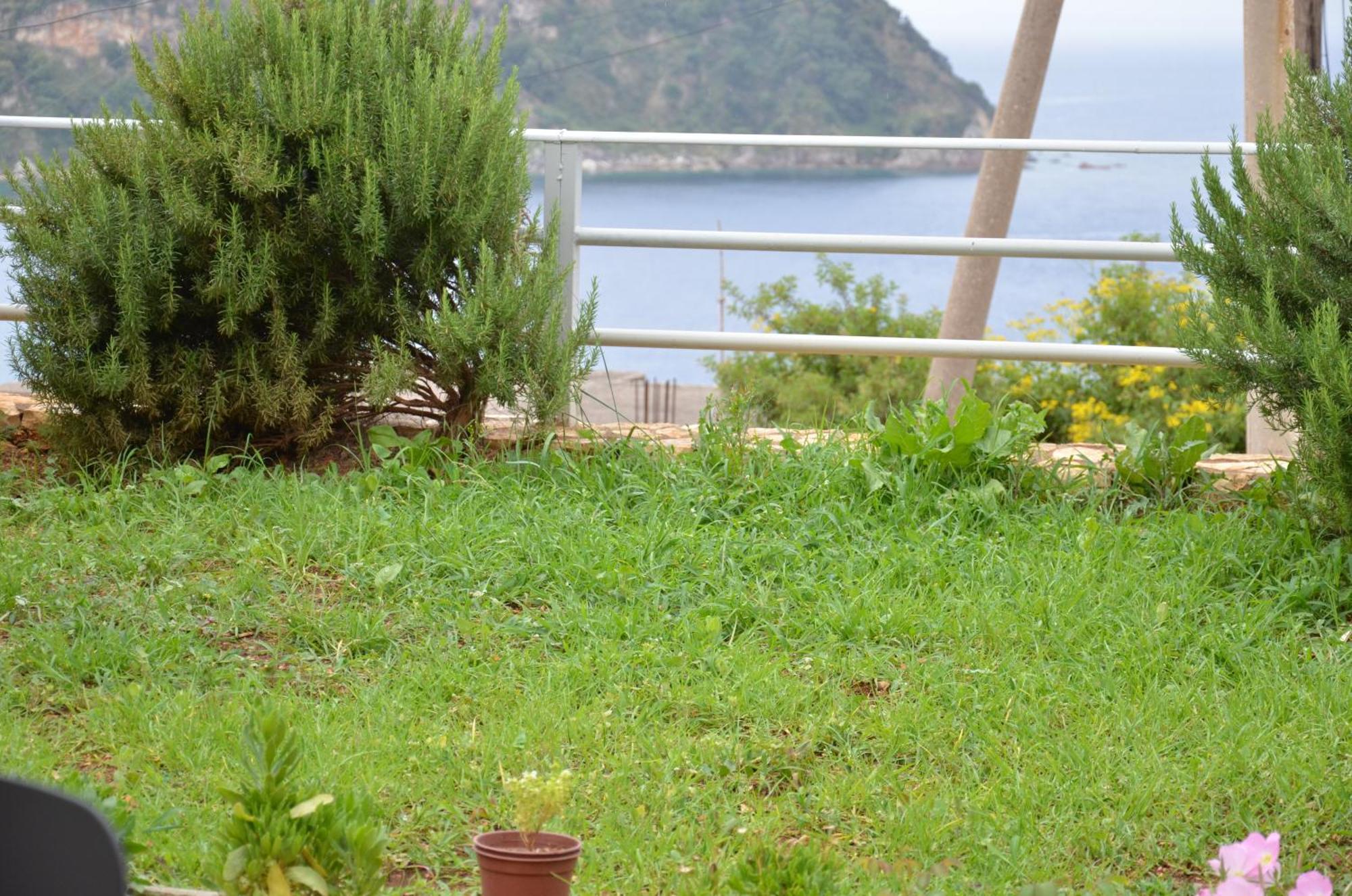 Harmonia Guest House 2 Himare Exterior photo
